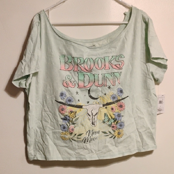 Brooks & Dunn Tops - Brooks & Dunn Off-Shoulder Crop Top – Size XL